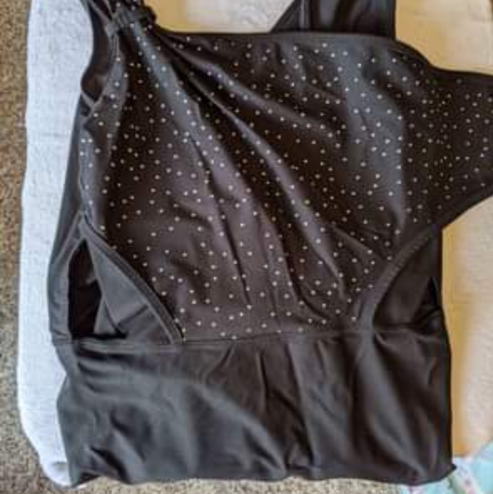 Nesting Days polkadot baby carrier